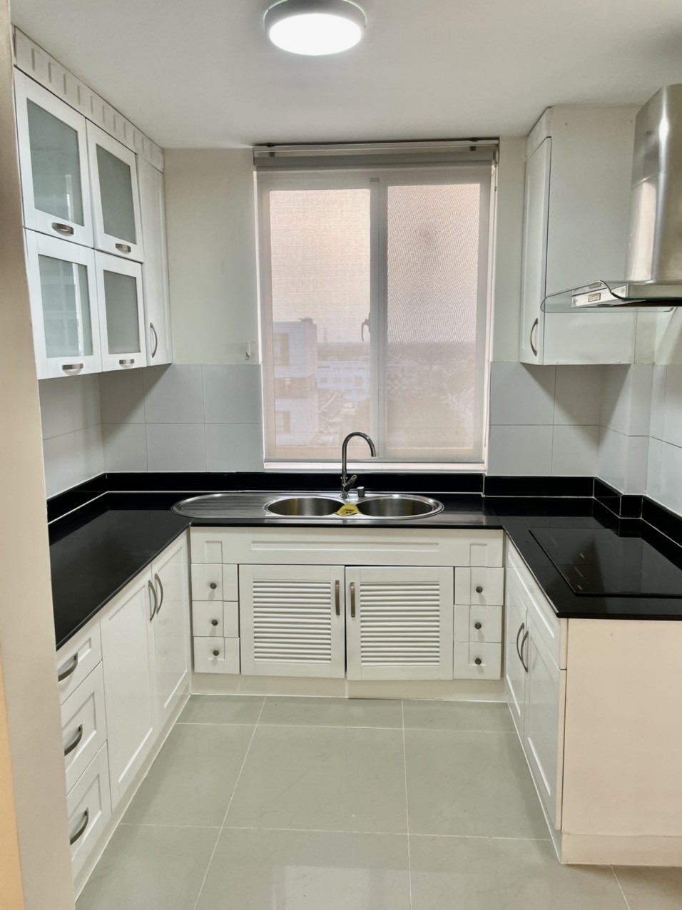 Căn hộ Mỹ Khang 114m2, ba phòng ngủ, tiện ích tiện nghi đầy đủ, chỉ 12tr, Lh 0904461778