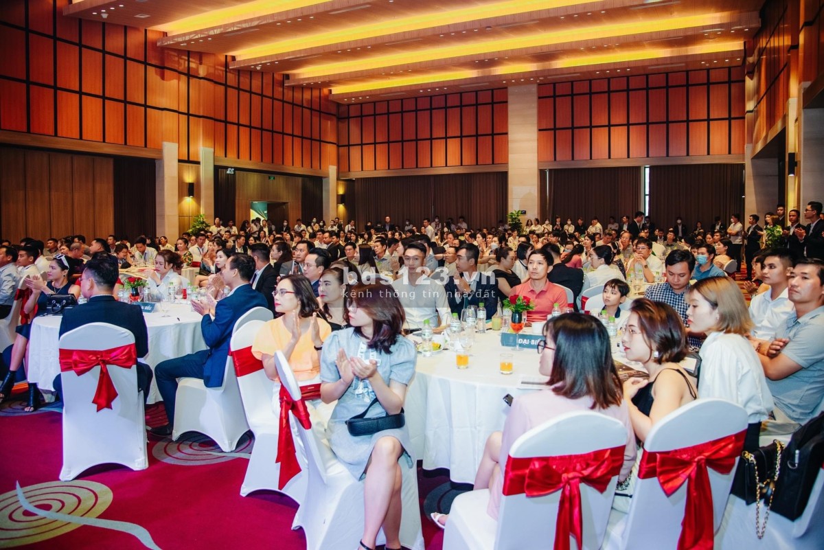 Florence Quảng Nam ngôi sao đang lên, hào quang của sự tiên phong giá đầu tư