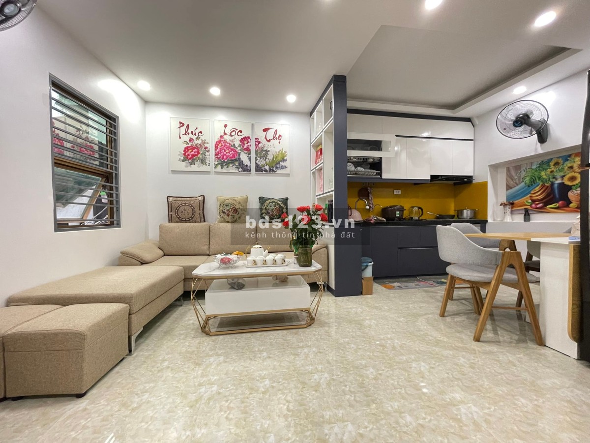 Bán nhà 5 tầng còn mới về ở ngay phố Trung Kính to quận Cầu Giấy Hà Nội