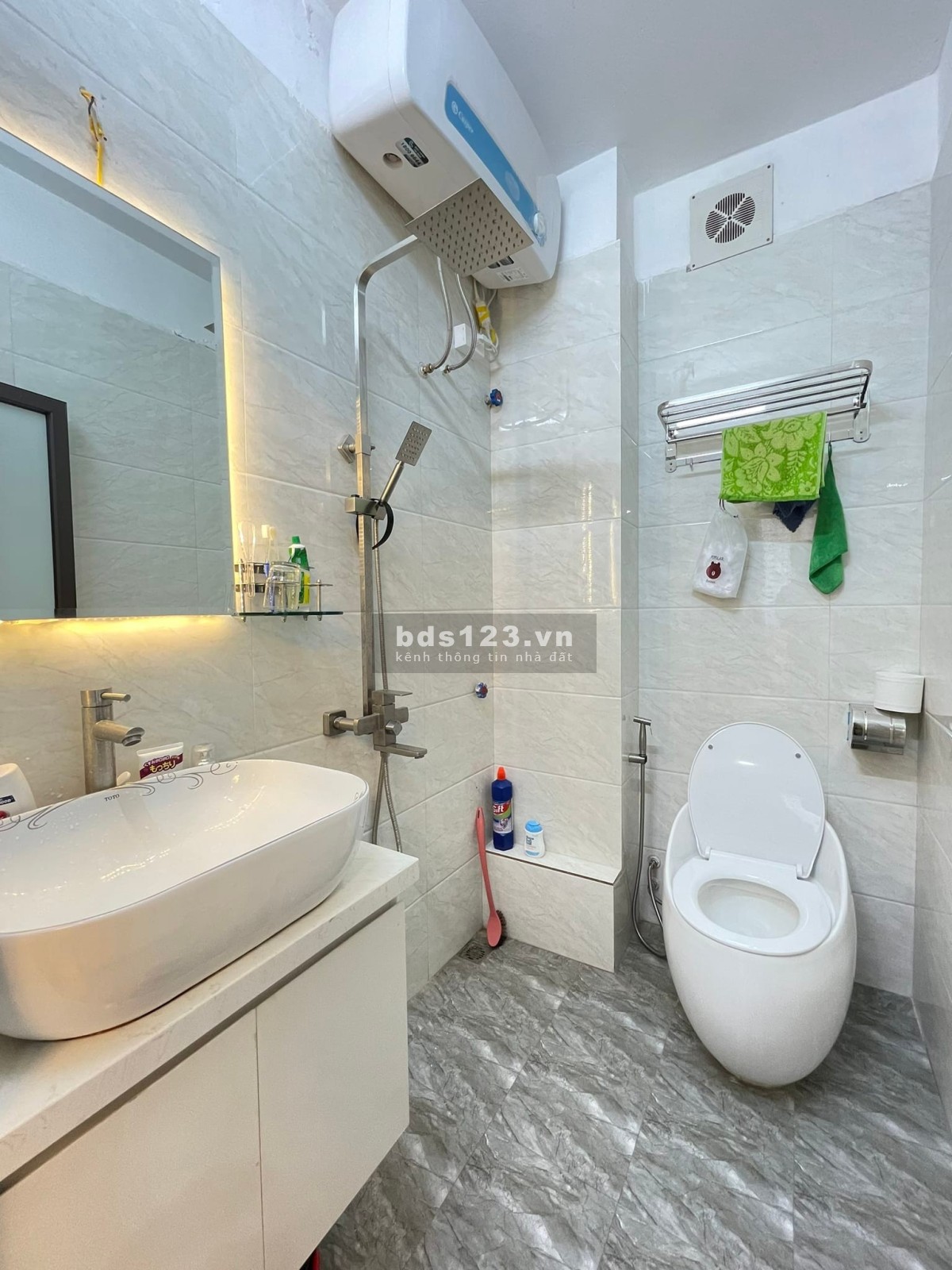 Bán nhà 5 tầng còn mới về ở ngay phố Trung Kính to quận Cầu Giấy Hà Nội