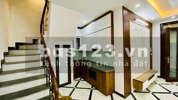 Bán nhà 5 tầng xây mới, đẹp long lanh cách 50m ra mặt phố Giải Phóng giá 3.85 tỷ.
