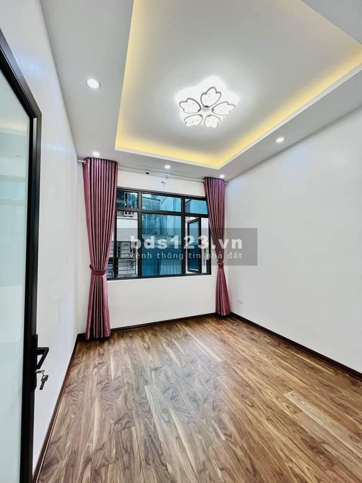 Bán nhà ngõ ô tô Hoàng Mai 20m x 4 tầng, MT 3.2m, giá 3.5 tỷ
