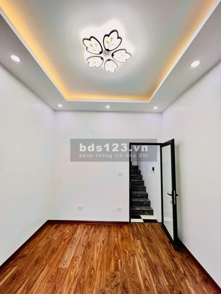 Bán nhà ngõ ô tô Hoàng Mai 20m x 4 tầng, MT 3.2m, giá 3.5 tỷ