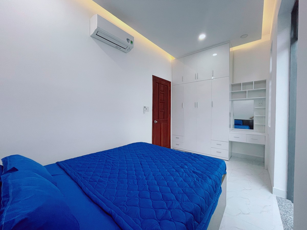 Cần bán gấp nhà 1 lầu 73m2 sổ hồng riêng ngay đường lớn 8m gần trường học dân cư đông