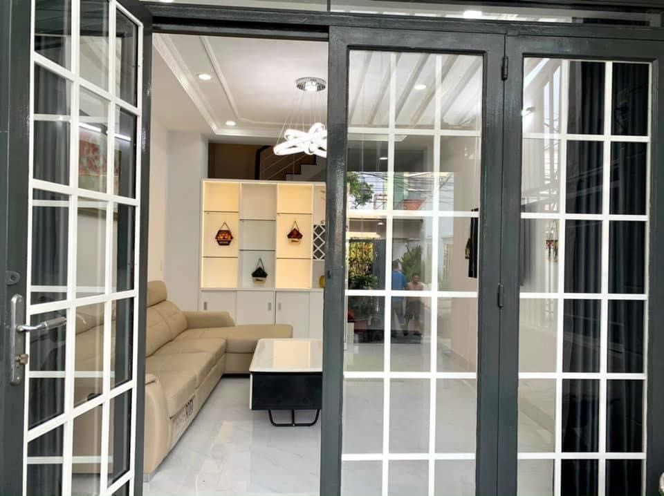 Bán nhà sát mặt tiền Nguyễn Thị Thập xe hơi đỗ cửa, diện tích 75m2, giá 8 tỷ nhỉnh