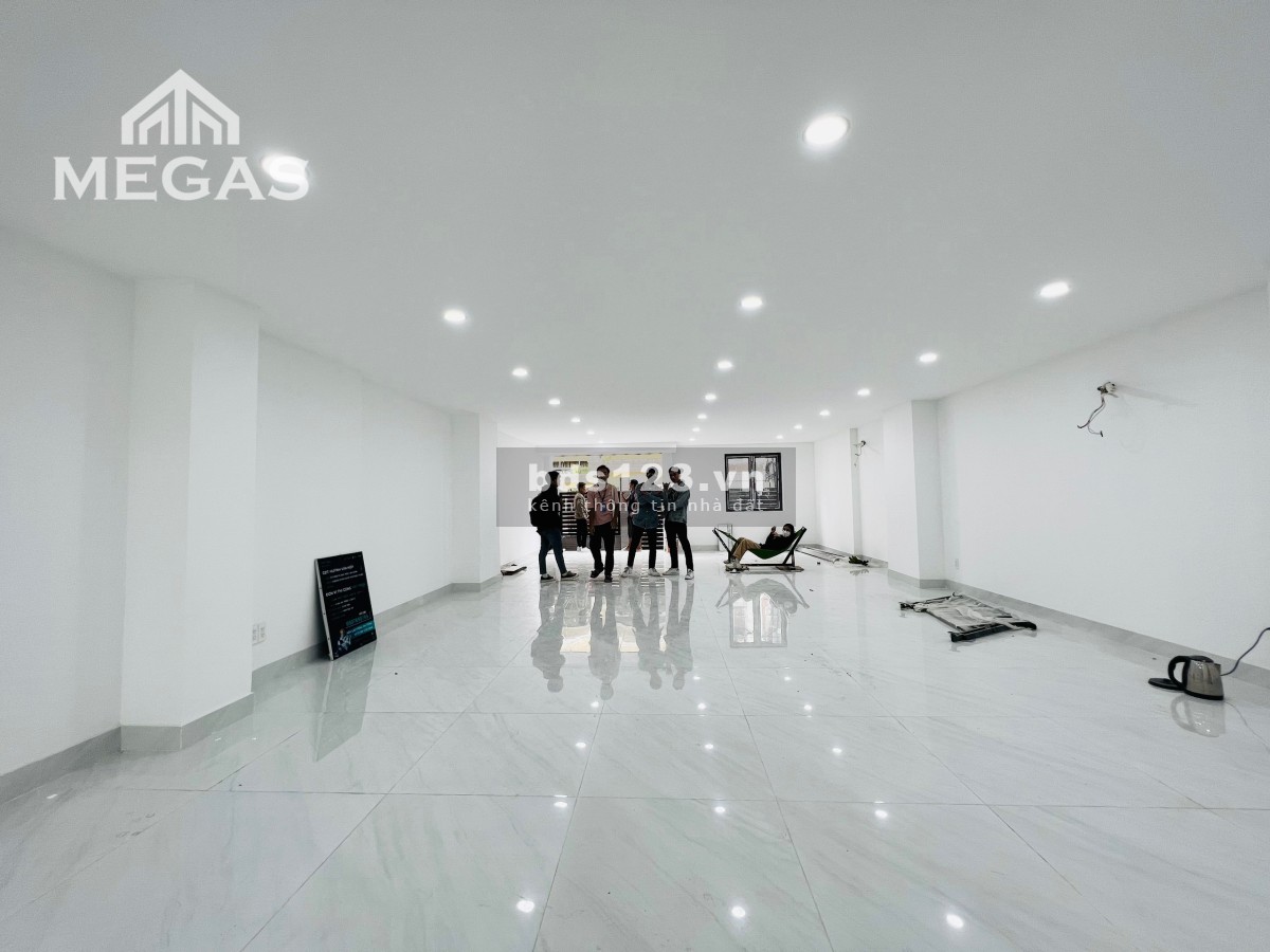 Mặt Bằng Ngay Mặt Tiền Đường Lớn giá tốt liên hệ 0901191406