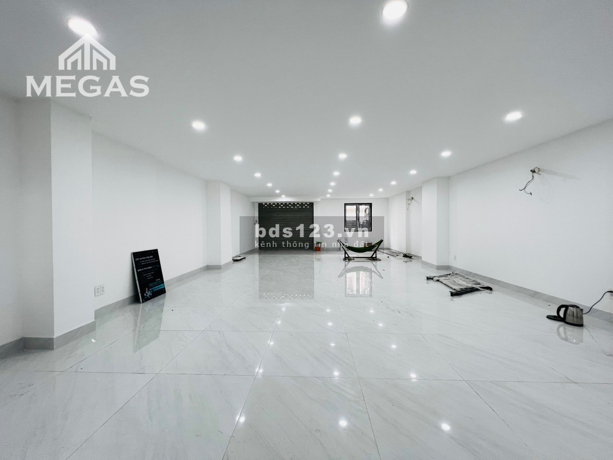 Mặt Bằng Ngay Mặt Tiền Đường Lớn giá tốt liên hệ 0901191406