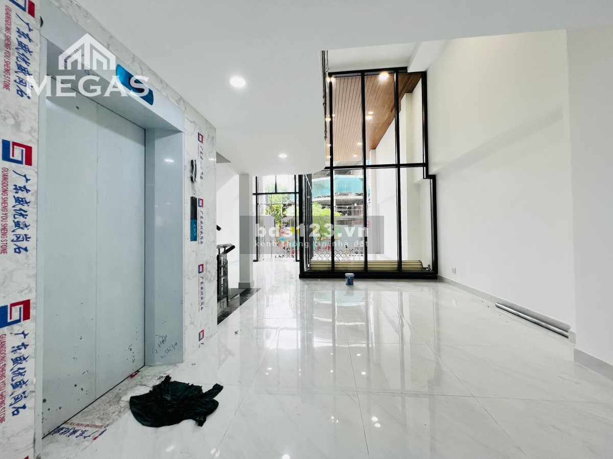 Mặt Bằng Ngay Mặt Tiền Đường Lớn giá tốt liên hệ 0901191406