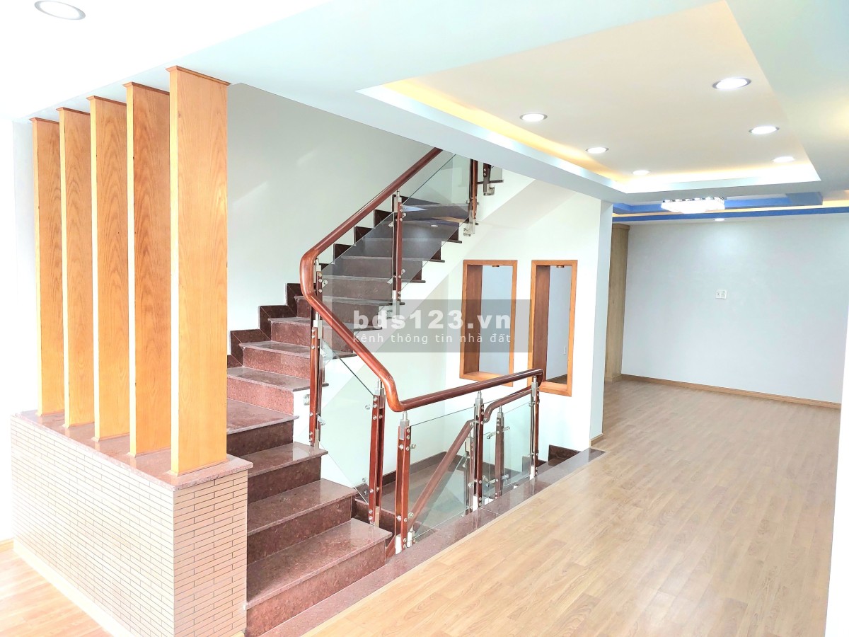 Bán gấp nhà Villa trung tâm Gò Vấp DT 60m² x 4 tầng giá cực mềm 8,3 tỷ đồng