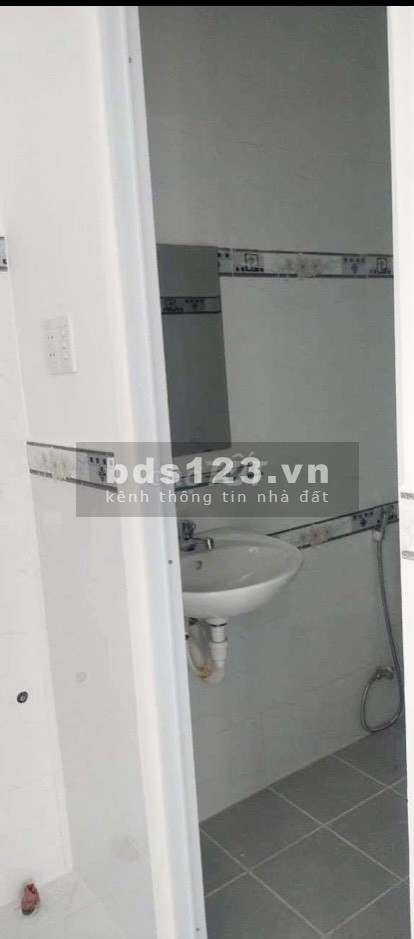 Bán nhà mới xây hẻm 4m Phạm Văn Bạch P15 Quận Tân Bình, sổ sẵn
