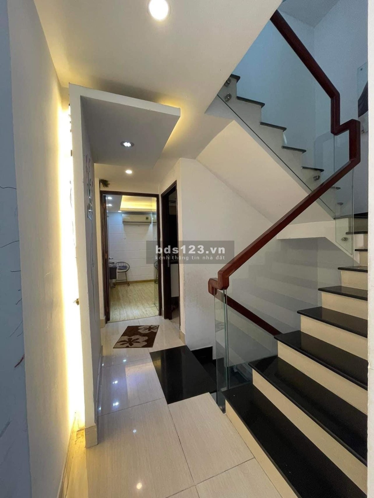 Bán nhà hiếm hẻm xe hơi đường 3/2, giá 7.9 tỷ liên hệ 0937996756