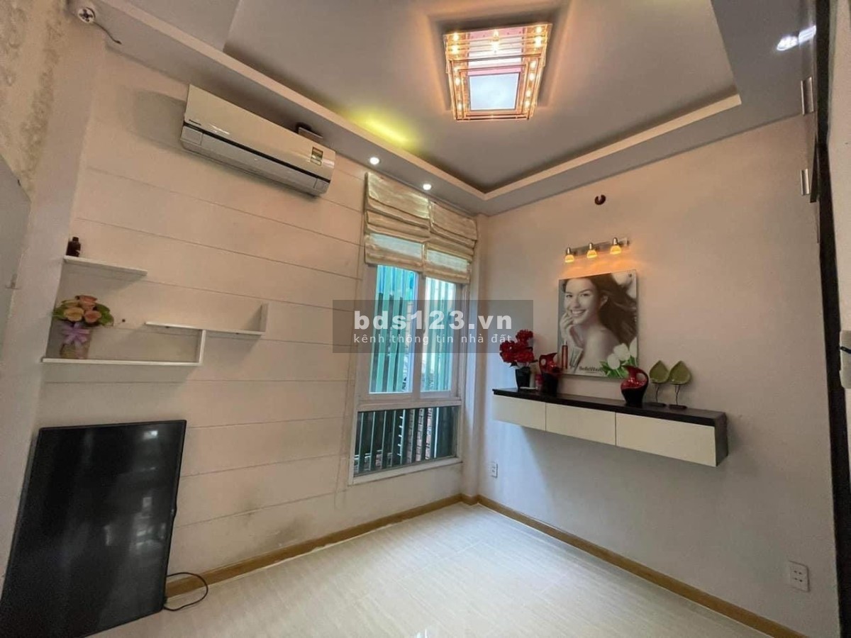 Bán nhà hiếm hẻm xe hơi đường 3/2, giá 7.9 tỷ liên hệ 0937996756
