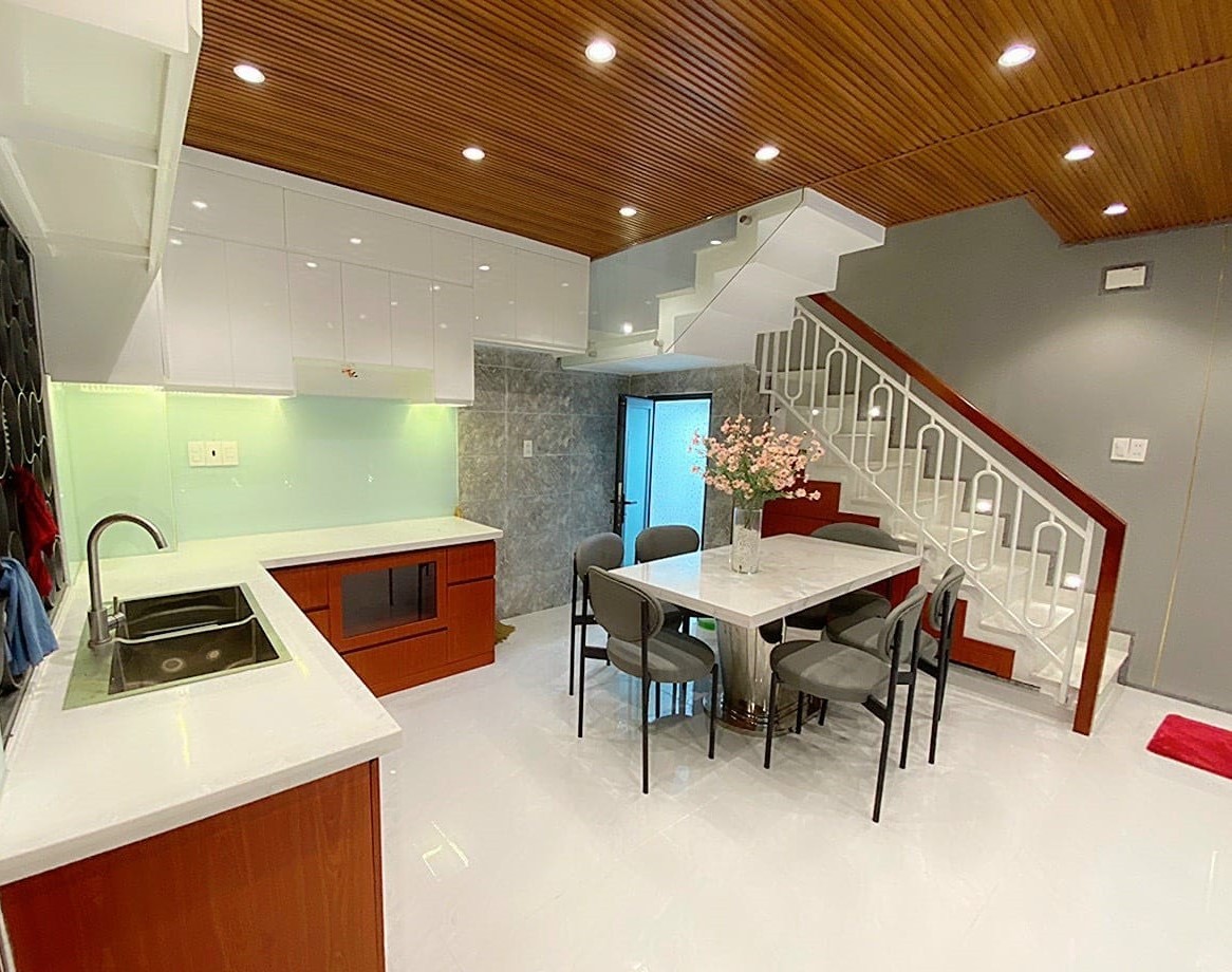 Nhà đẹp đường Huỳnh Văn Bánh PN, ngang 7.5m, dòng tiền 30 tr/tháng, giá 6.5 tỷ TL