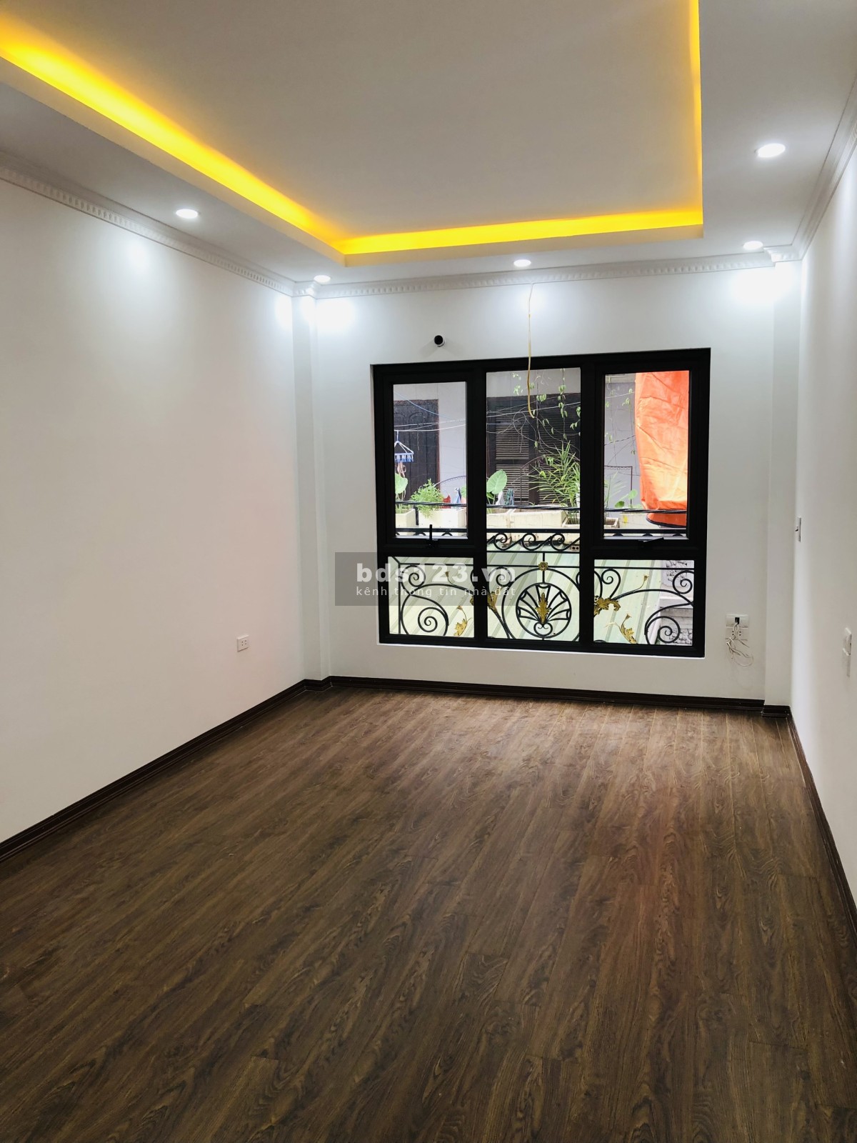 Bán nhà diện tích 50m² x 5 tầng 8 PN đang cho thuê giá cực tốt 5,75 tỷ đồng
