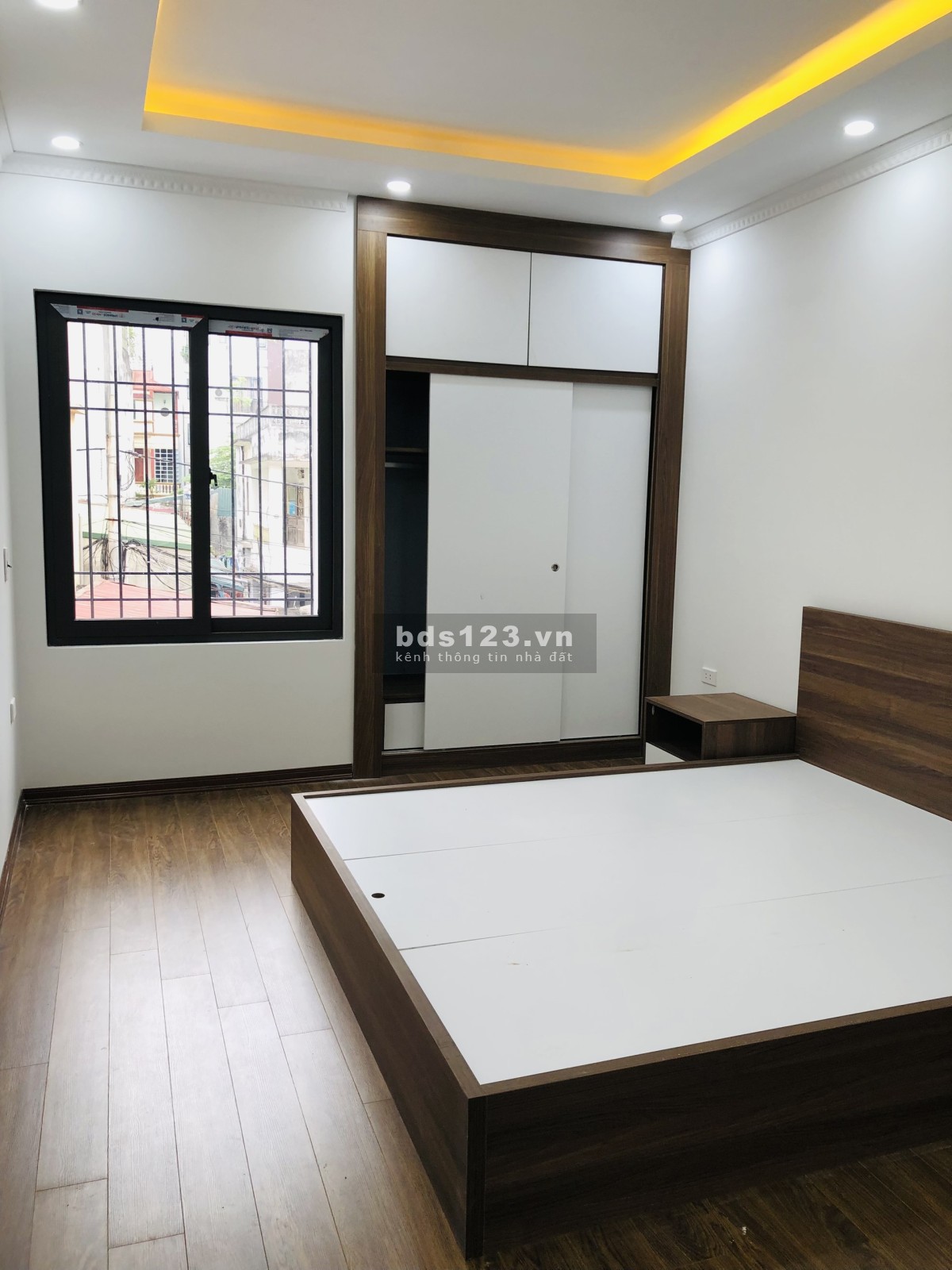 Bán nhà diện tích 50m² x 5 tầng 8 PN đang cho thuê giá cực tốt 5,75 tỷ đồng