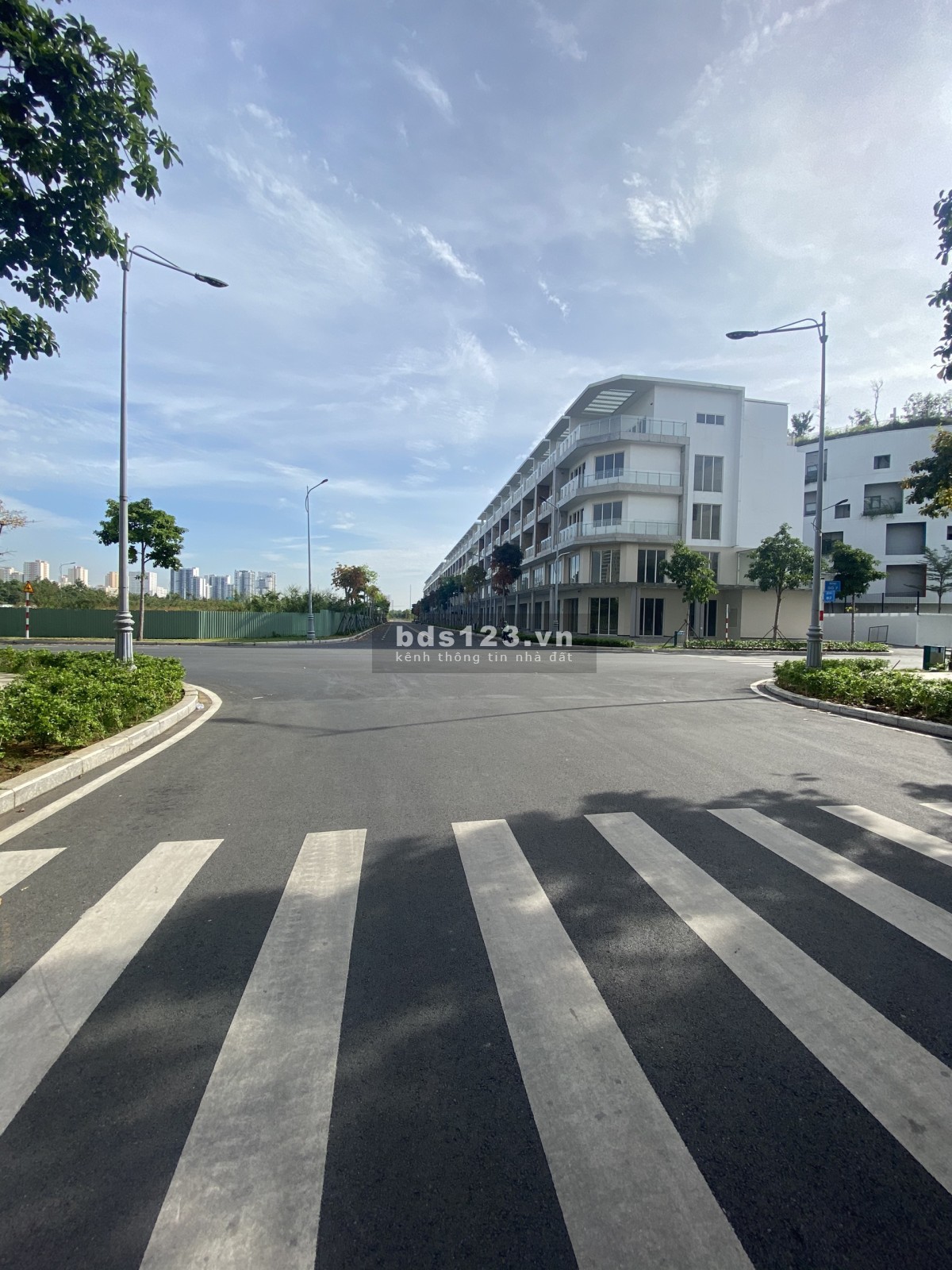 Văn phòng cho thuê Sarina KĐT Sala quận 2, giá 28 triệu/tháng LH 0932689228