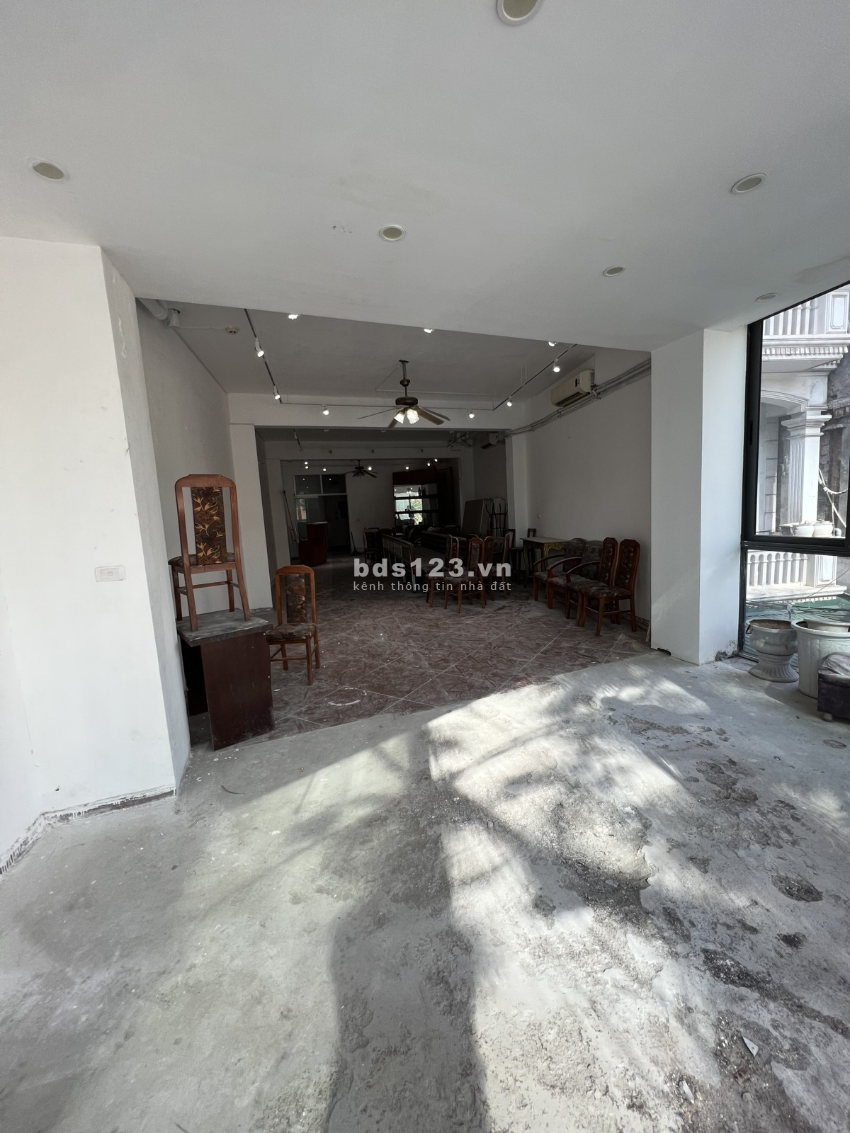Cho thuê MBKD tại 202 Trần Duy Hưng đối diện tòa Charmvit Tower