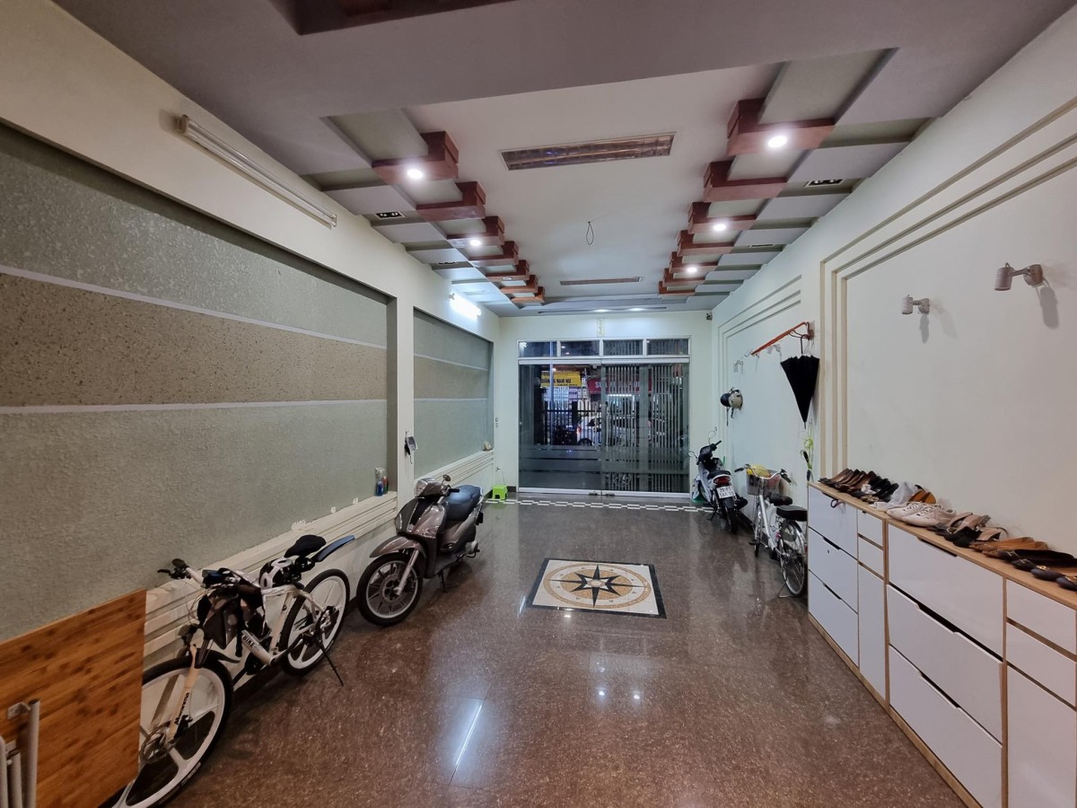 Bán gấp Tôn Thất Tùng, ô tô, kinh doanh, hơn 40m2, 5 tầng, nhỉnh 6tỷ. lh 0782479469