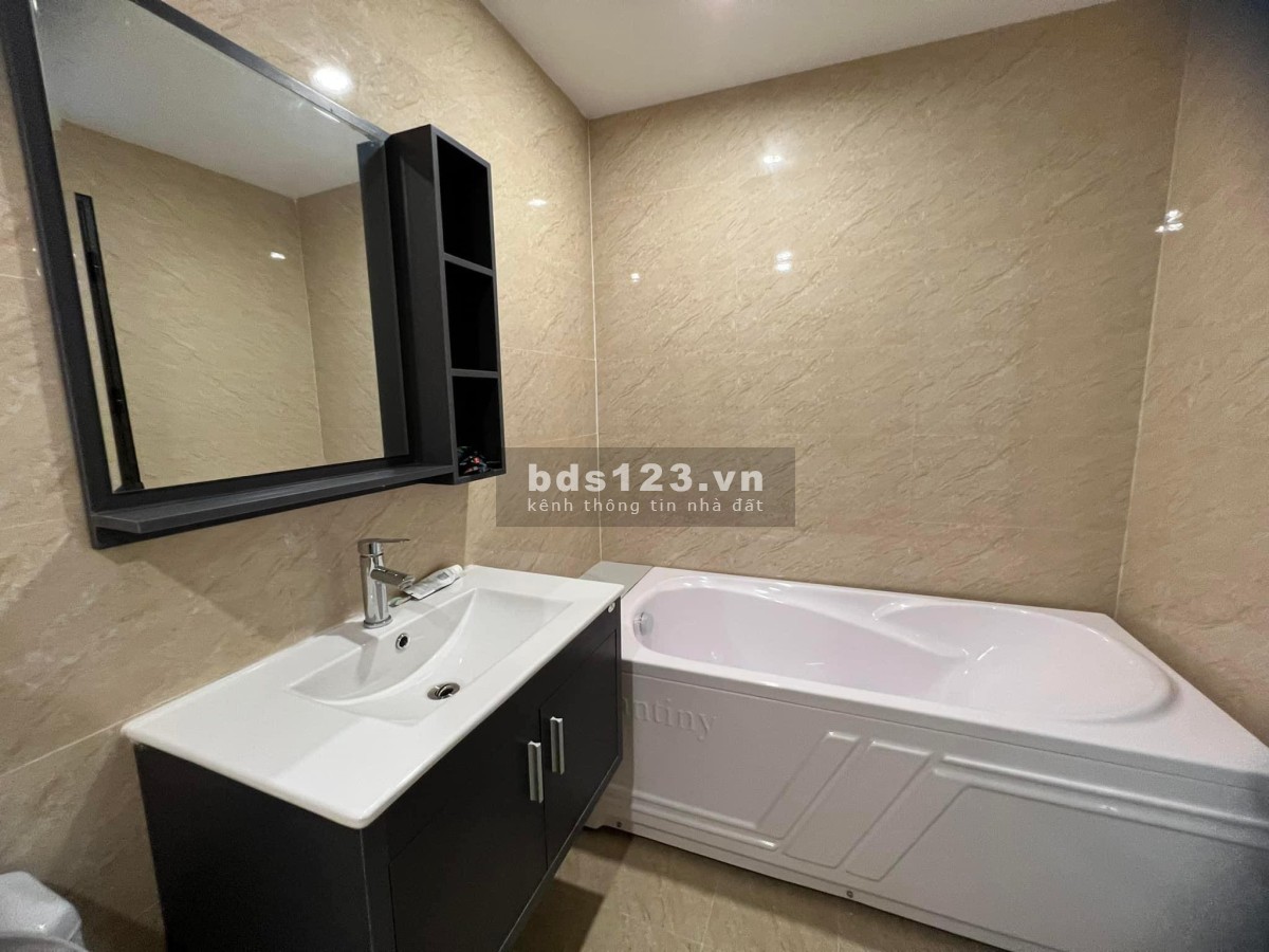 NHANH THÌ CÒN! Hoa hậu giữa Phạm Văn Đồng có thang máy, hồ cá chỉ 6 tỷ, DT 64mx5t, mt 5.2m