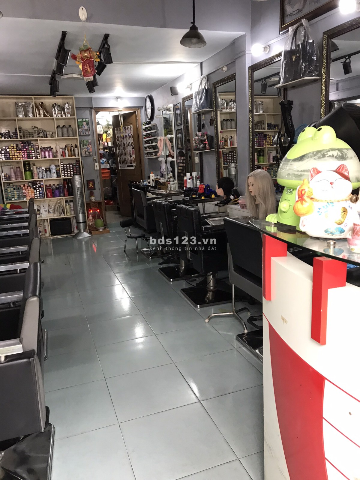 Cho thuê nhà mặt tiền nguyên căn xóm Đất quận 11 DT 49m² x 3 lầu