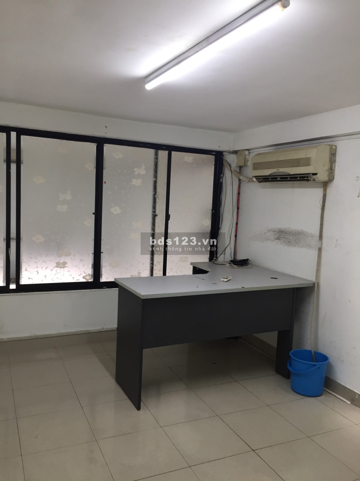 Cho thuê nhà mặt tiền nguyên căn xóm Đất quận 11 DT 49m² x 3 lầu