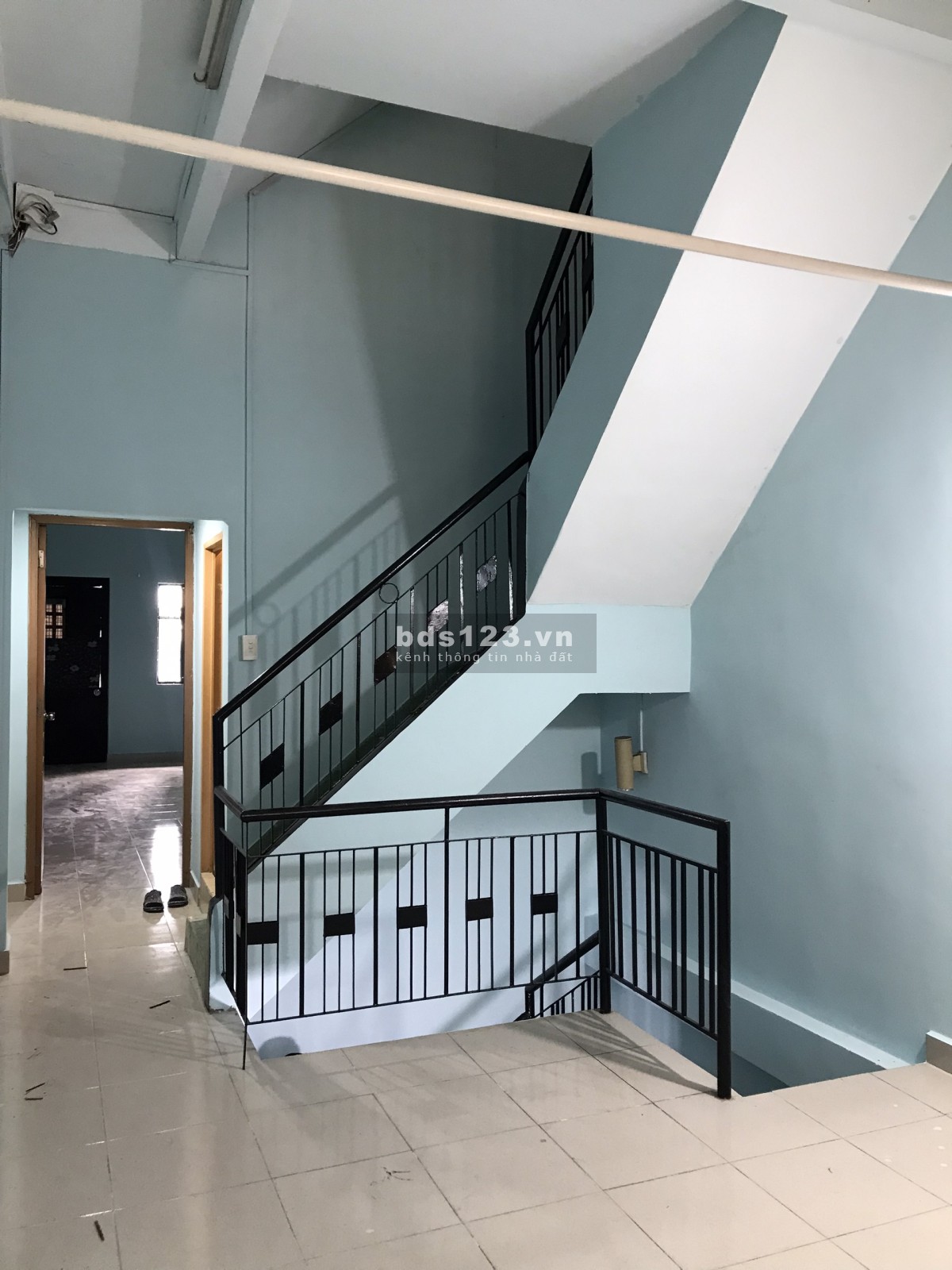 Cho thuê nhà mặt tiền nguyên căn xóm Đất quận 11 DT 49m² x 3 lầu