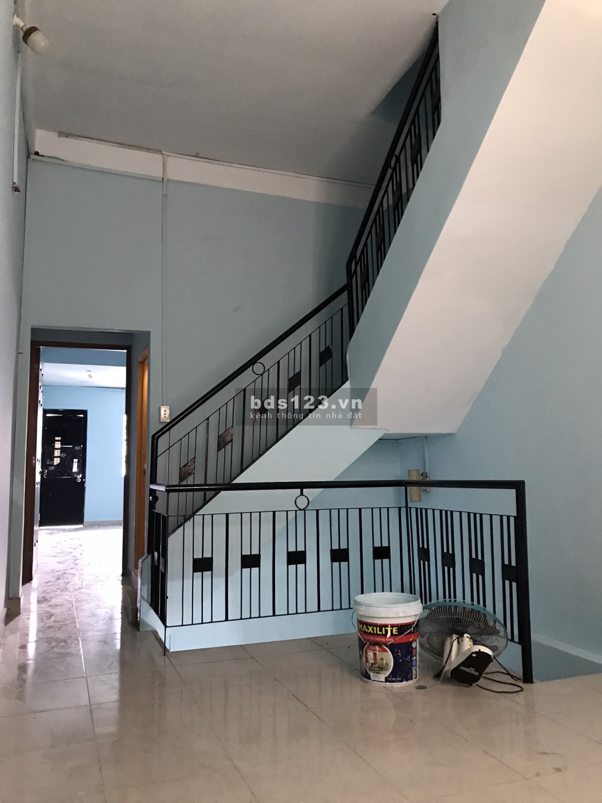 Cho thuê nhà mặt tiền nguyên căn xóm Đất quận 11 DT 49m² x 3 lầu