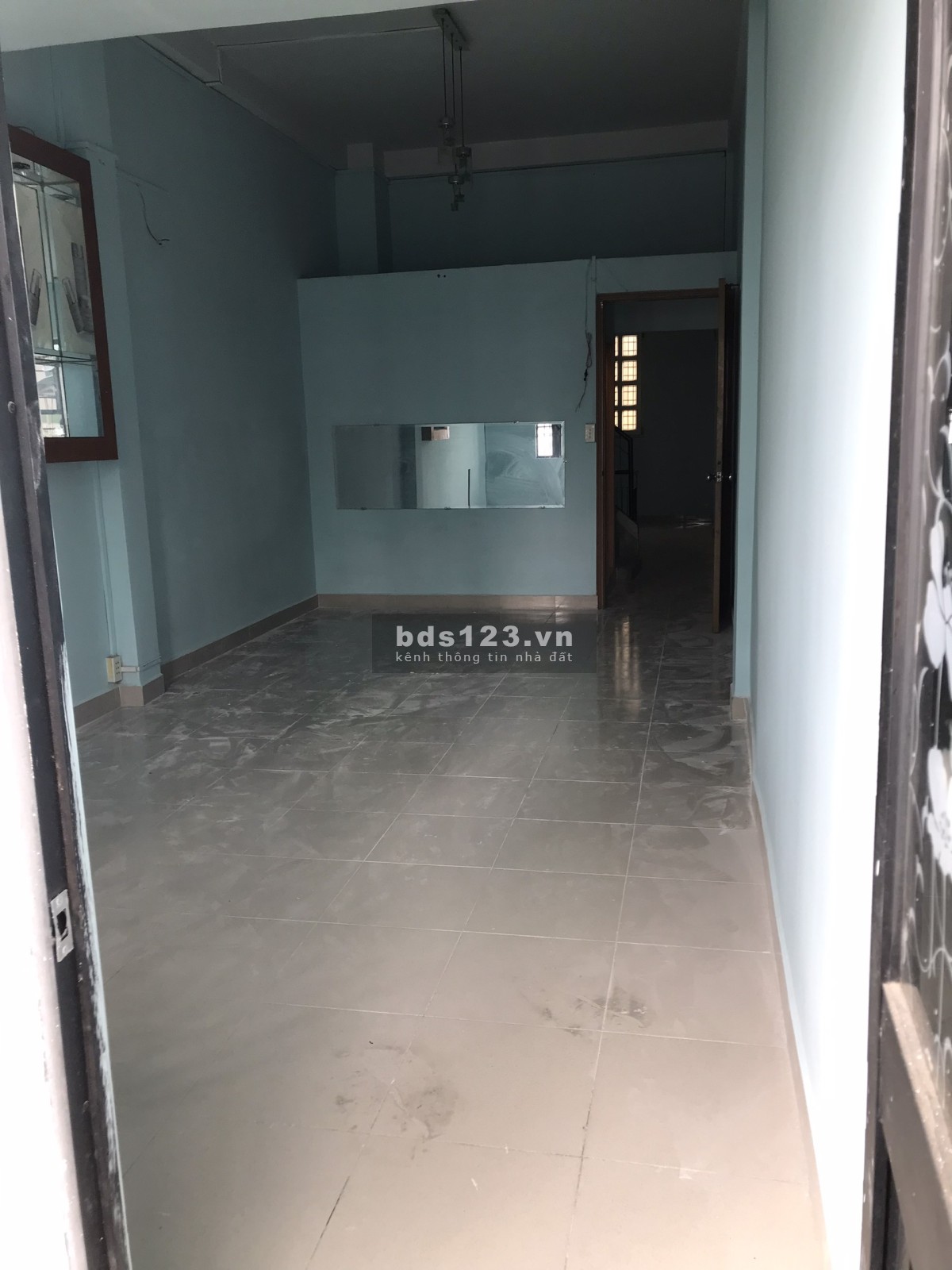 Cho thuê nhà mặt tiền nguyên căn xóm Đất quận 11 DT 49m² x 3 lầu