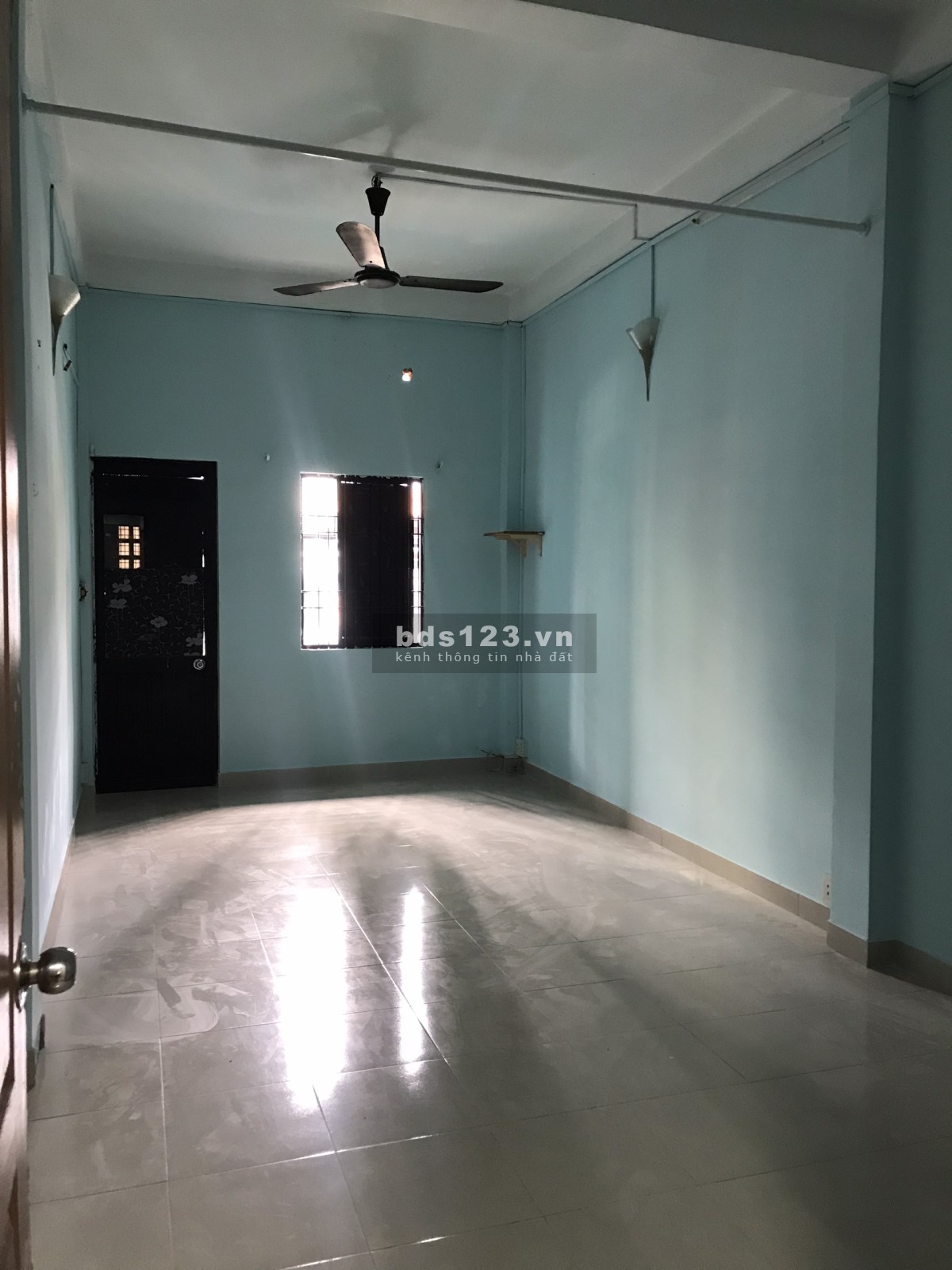 Cho thuê nhà mặt tiền nguyên căn xóm Đất quận 11 DT 49m² x 3 lầu
