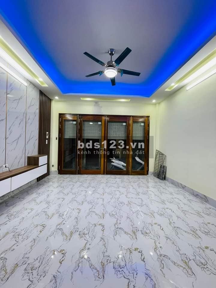 Bán nhà Vĩnh Hưng, Hoàng Mai 39m x 5 tầng, mặt tiền 4.5m, giá 4.2 tỷ