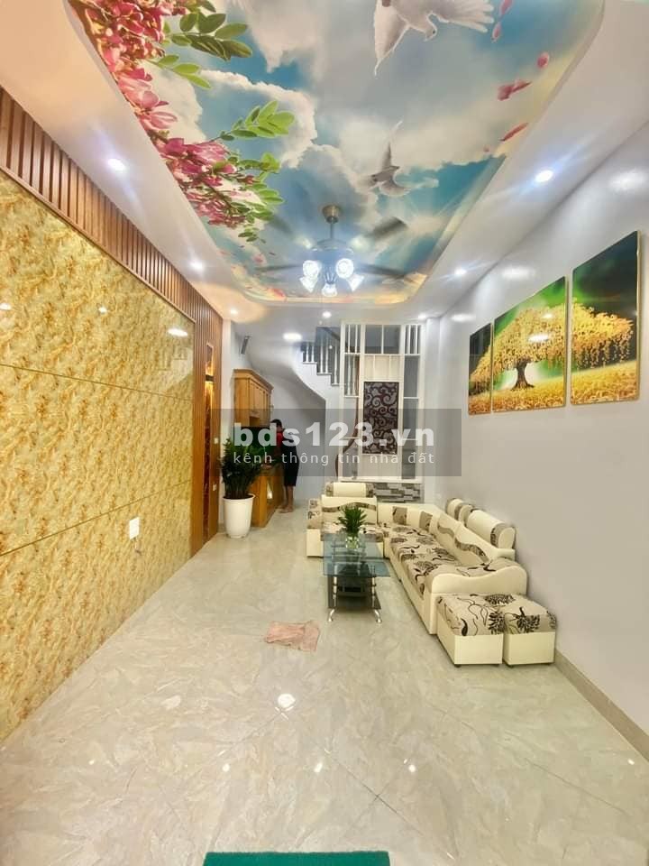 Bán nhà Lĩnh Nam, Hoàng Mai 30m x 5 tầng, mặt tiền 3.5m, giá 3.25 tỷ