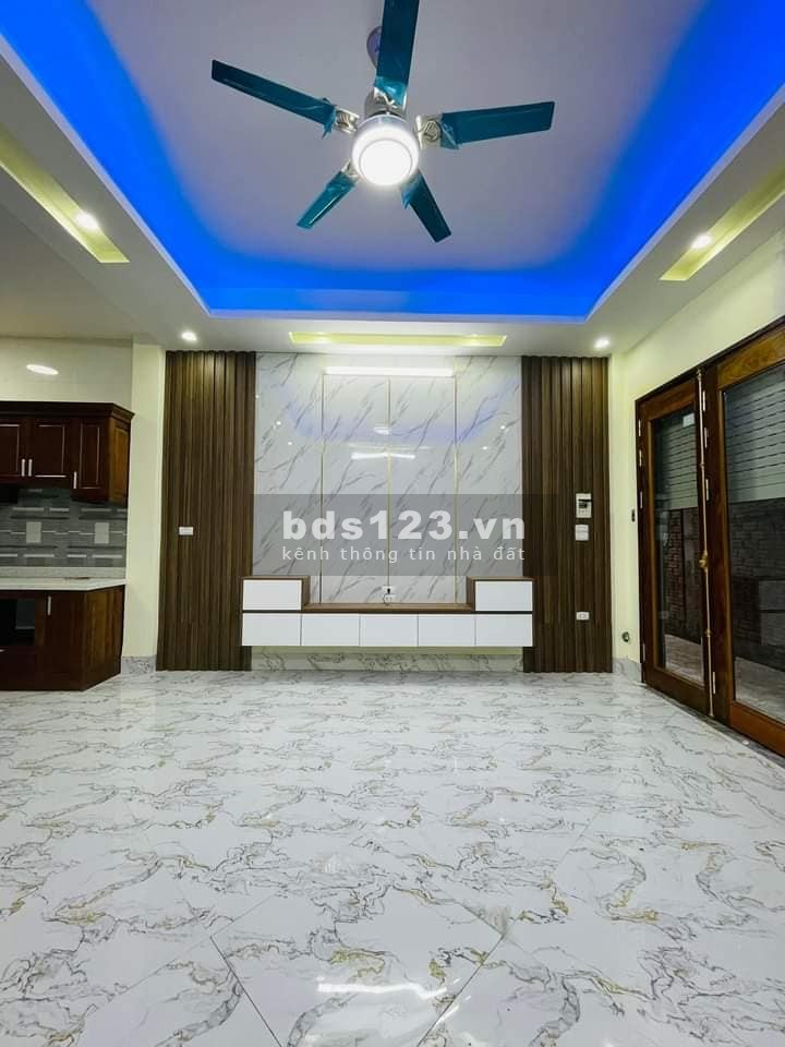 Bán nhà Vĩnh Hưng, Hoàng Mai 39m x 5 tầng, mặt tiền 4.5m, giá 4.2 tỷ