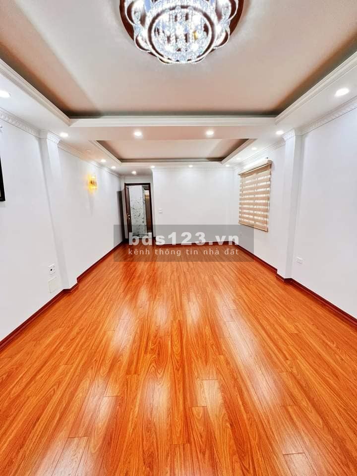 Bán nhà Kim Đồng, Hoàng Mai 47m² x 5 tầng, mặt tiền 4,2m, giá 13,9 LH 0975258510