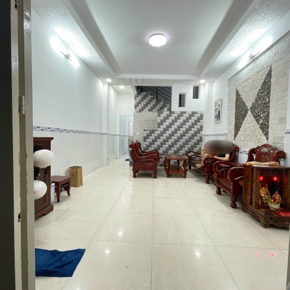 Gần mặt tiền Nguyễn Văn Quá hẻm xe tải vi vu, sổ A4, nhà 2 tầng, 4 phòng ngủ, dt 80m2