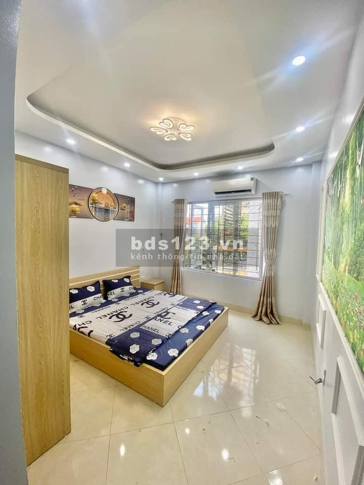 Bán nhà Lĩnh Nam, Hoàng Mai 30m x 5 tầng, mặt tiền 3.5m, giá 3.25 tỷ