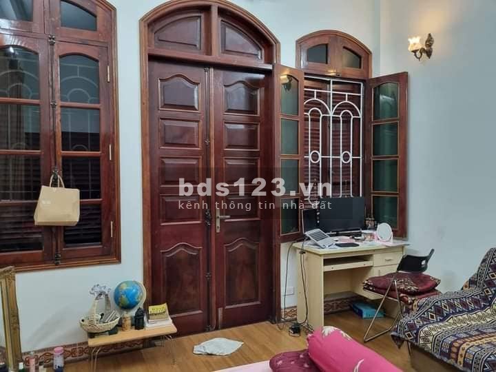 Bán nhà Giáp Bát, Hoàng Mai diện tích 44m2 4 tầng, mặt tiền 4.2m, giá 12 tỷ