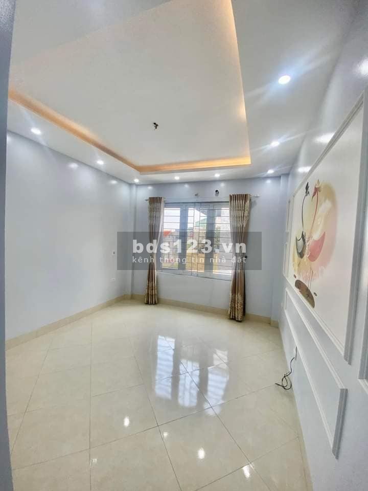Bán nhà Lĩnh Nam, Hoàng Mai 30m x 5 tầng, mặt tiền 3.5m, giá 3.25 tỷ