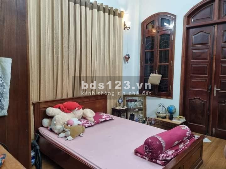 Bán nhà Giáp Bát, Hoàng Mai diện tích 44m2 4 tầng, mặt tiền 4.2m, giá 12 tỷ