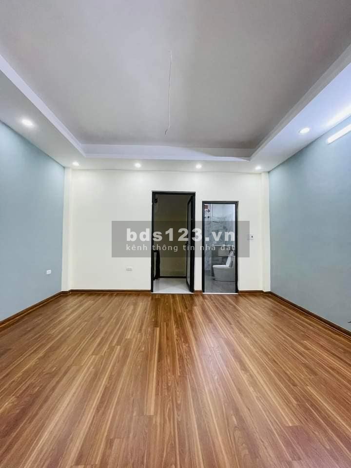 Bán nhà Vĩnh Hưng, Hoàng Mai 39m x 5 tầng, mặt tiền 4.5m, giá 4.2 tỷ