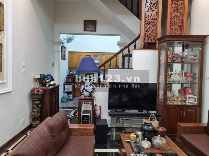 Bán nhà Giáp Bát, Hoàng Mai diện tích 44m2 4 tầng, mặt tiền 4.2m, giá 12 tỷ