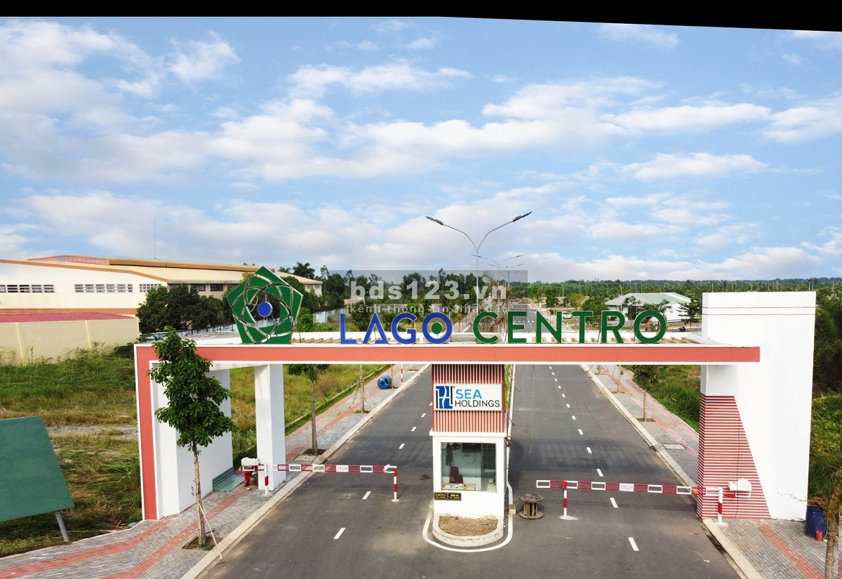 Chính chủ kẹt tiền cần ra gấp 2 nền Lago Centro Bến Lức giá rẻ nhất tt, 75m2, SHR