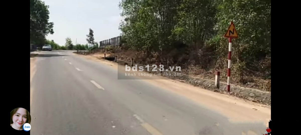 Giá 250trieu 1 mét mặt tiền cam kết không dính quy hoạch lh 0909448067
