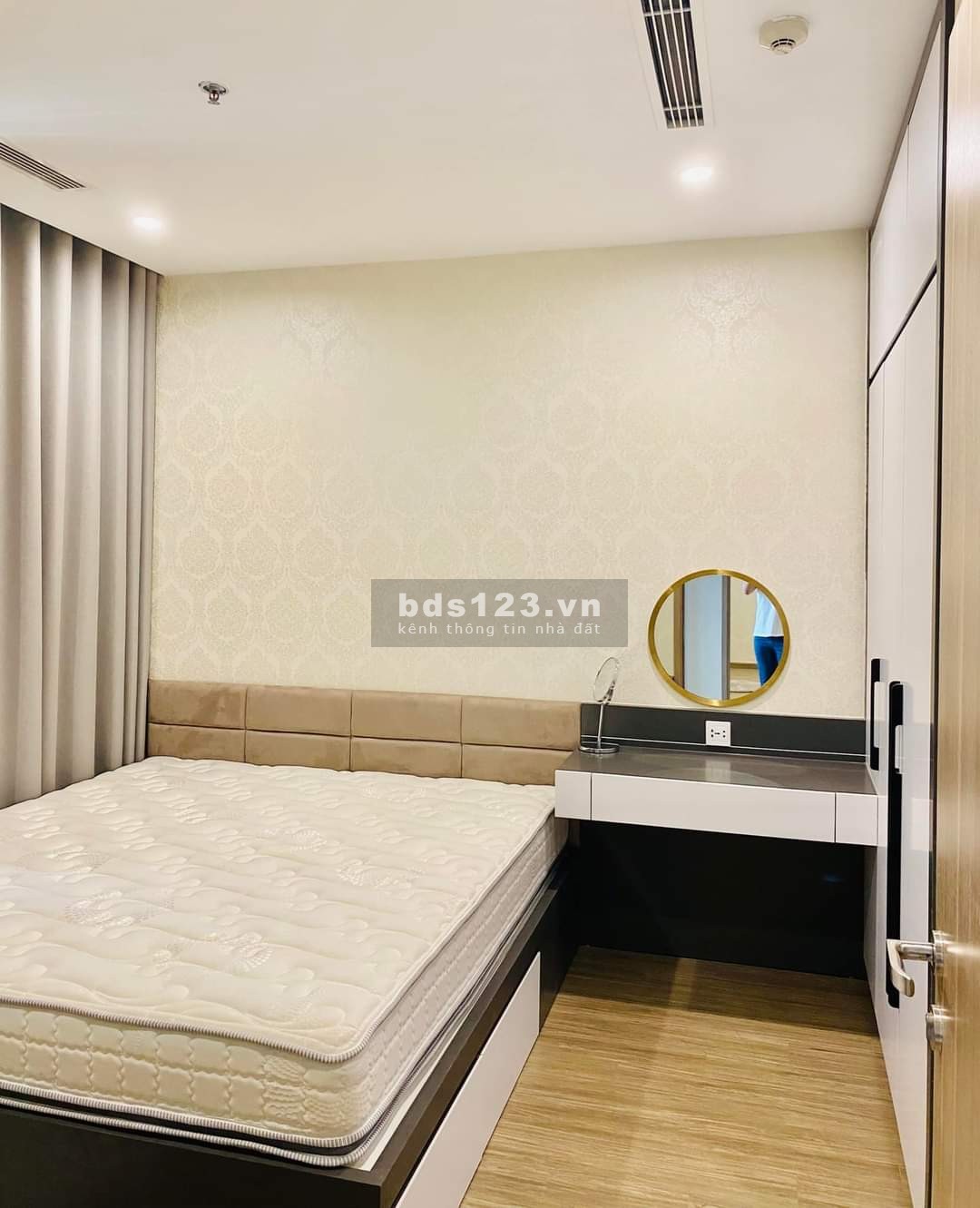 Chính chủ bán gấp căn 3PN giá 2,35 tỷ tại Vin Ocean Park Gia Lâm LH 0942.782.768