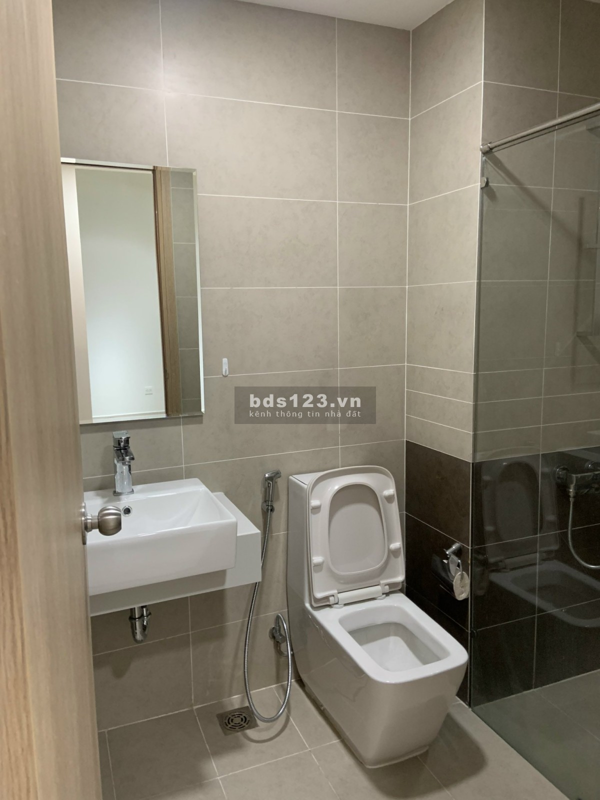 Cần tìm khách thuê The Sun Avenue, quận 2 - 1PN - NTCB 13tr bao phí QL