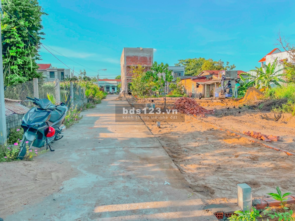 E đang có 7 lô giáp ranh TP.Đà Nẵng 15km giá 750 triệu/lô