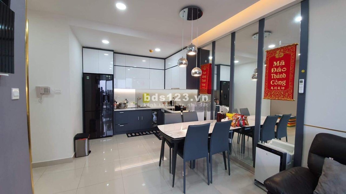 Bán gấp căn hộ 2 phòng ngủ đẹp chỉ 4,5 tỷ The Sun Avenue