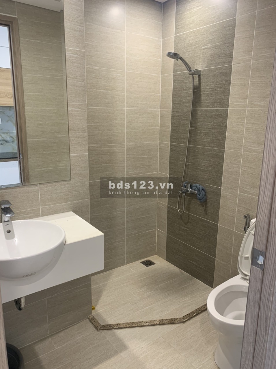 Căn hộ Studio S302, Diện tích 30m². Giá bán 1470 bao thuế, phí