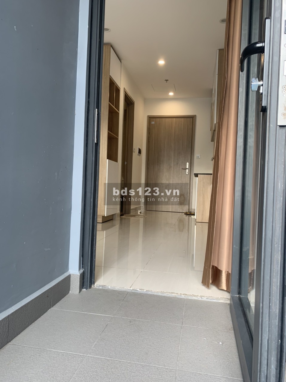Căn hộ Studio S302, Diện tích 30m². Giá bán 1470 bao thuế, phí
