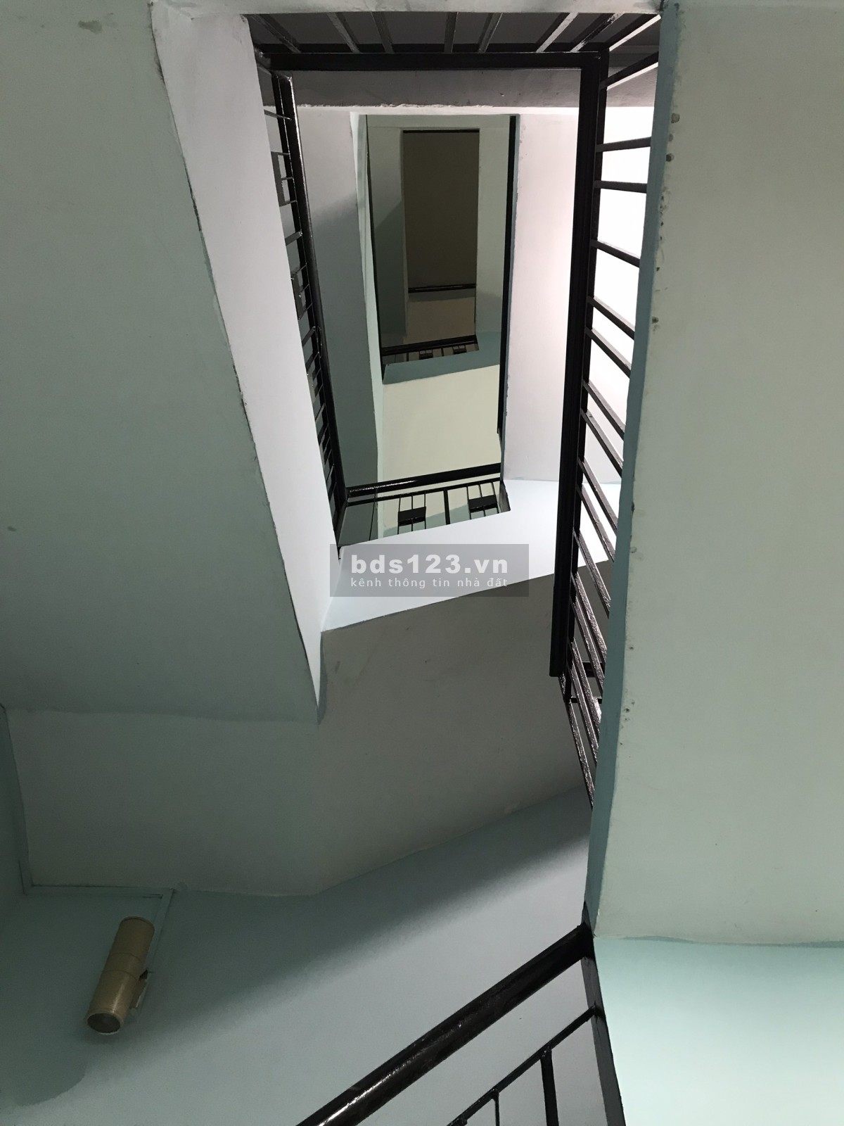 Cho thuê nhà mặt tiền nguyên căn xóm Đất quận 11 DT 49m² x 3 lầu