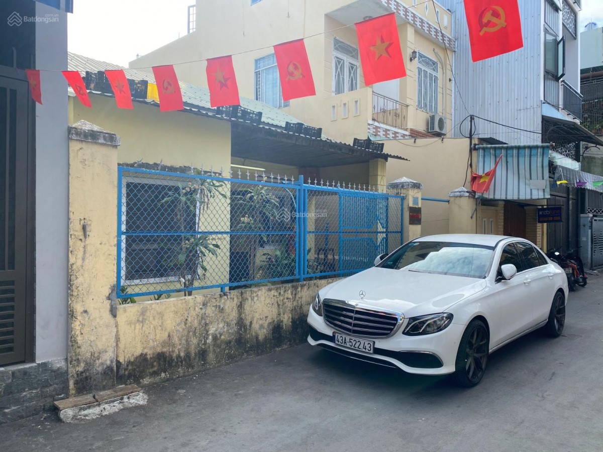 140m2 ngàng 8.4m nở hậu 9.4m, đường 5.5m, 2 ô tô tránh nhau, giá tốt
